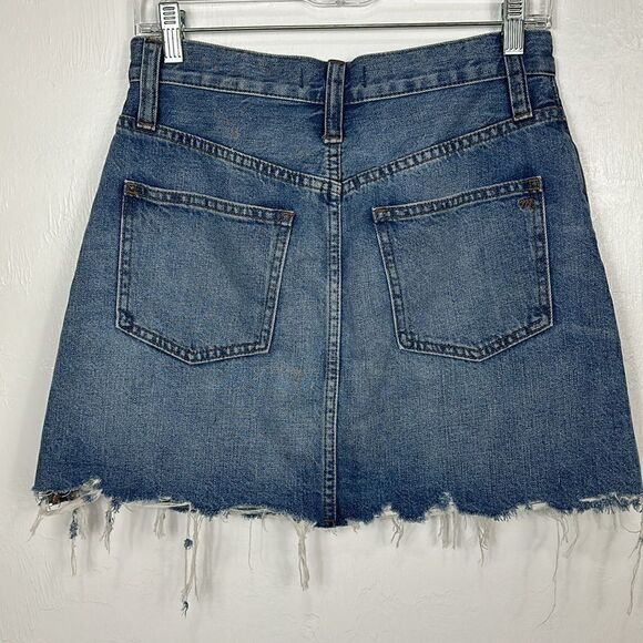 Madewell Rigid Denim A-Line Mini Skirt in Hughes Wash Button-Front Size 26 - Picture 3 of 9